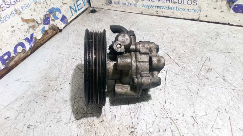 BOMBA DIRECCION KIA CARENS