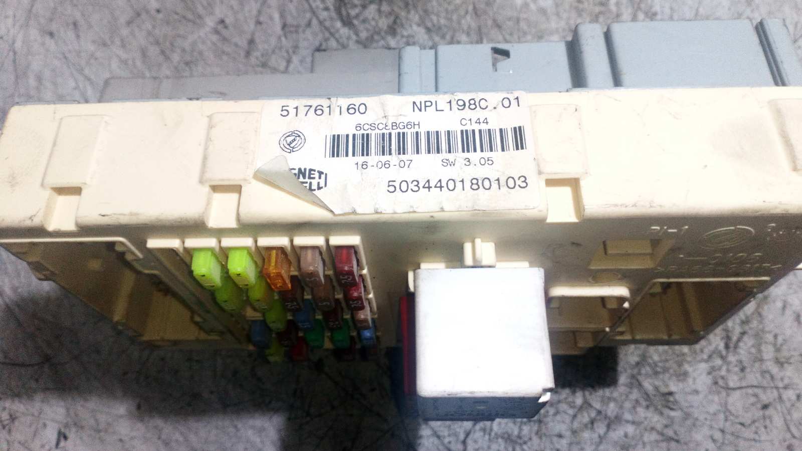 CAJA RELES / FUSIBLES FIAT BRAVO (198) - vista 2