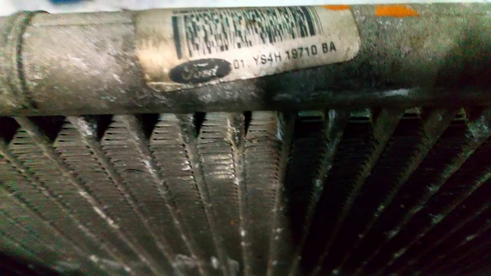 CONDENSADOR / RADIADOR  AIRE ACONDICIONADO FORD FOCUS BERLINA (CAK) - vista 3