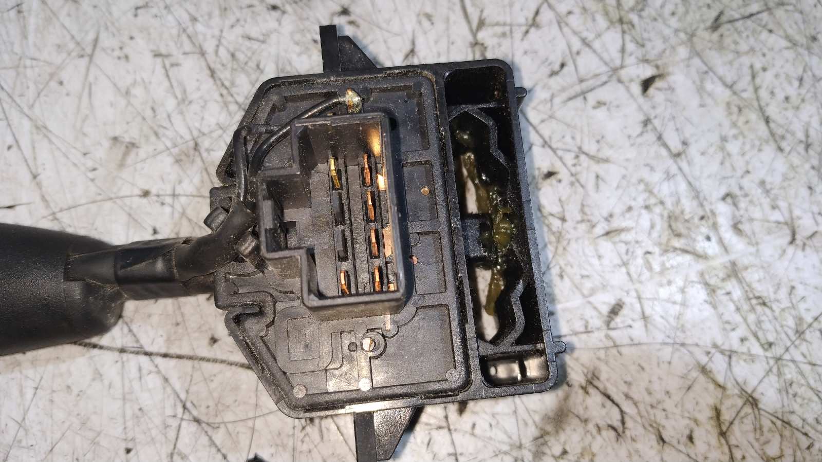 MANDO LIMPIA NISSAN CABSTAR - vista 3