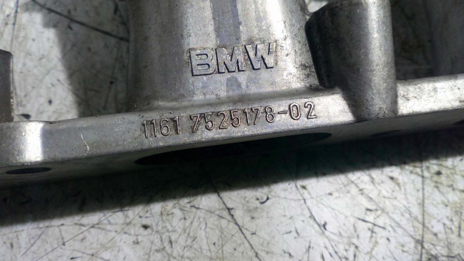 COLECTOR ADMISION BMW SERIE 7 (E65/E66) - vista 2