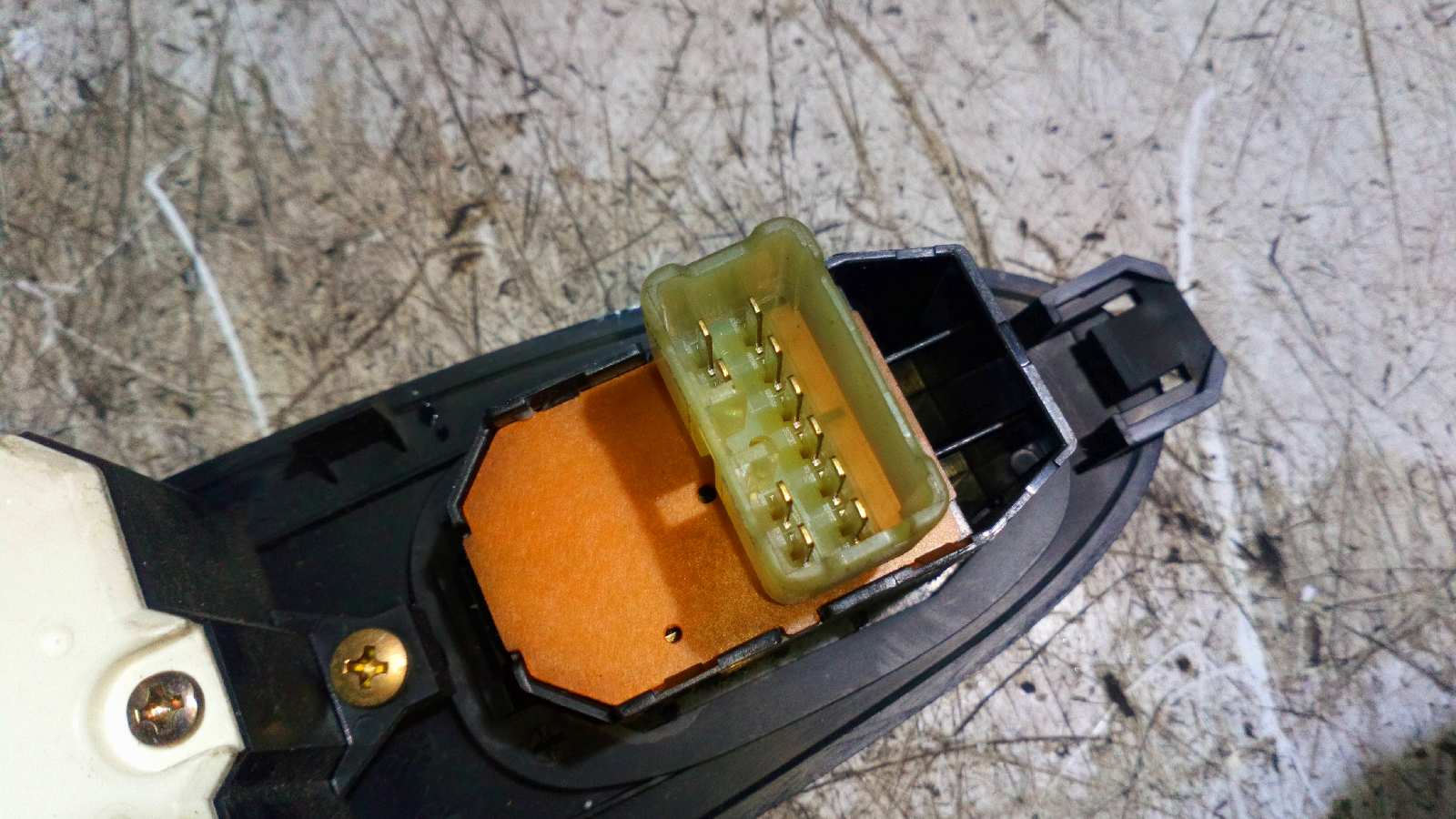 MANDO ELEVALUNAS DELANTERO IZQUIERDO TOYOTA CELICA (T20) - vista 3