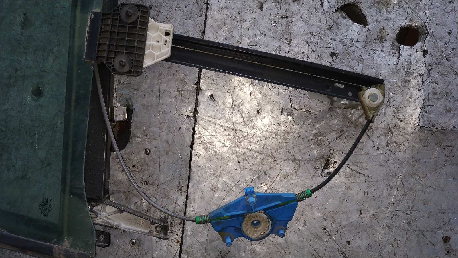 ELEVALUNAS TRASERO IZQUIERDO AUDI A4 BERLINA (8E) - vista 3