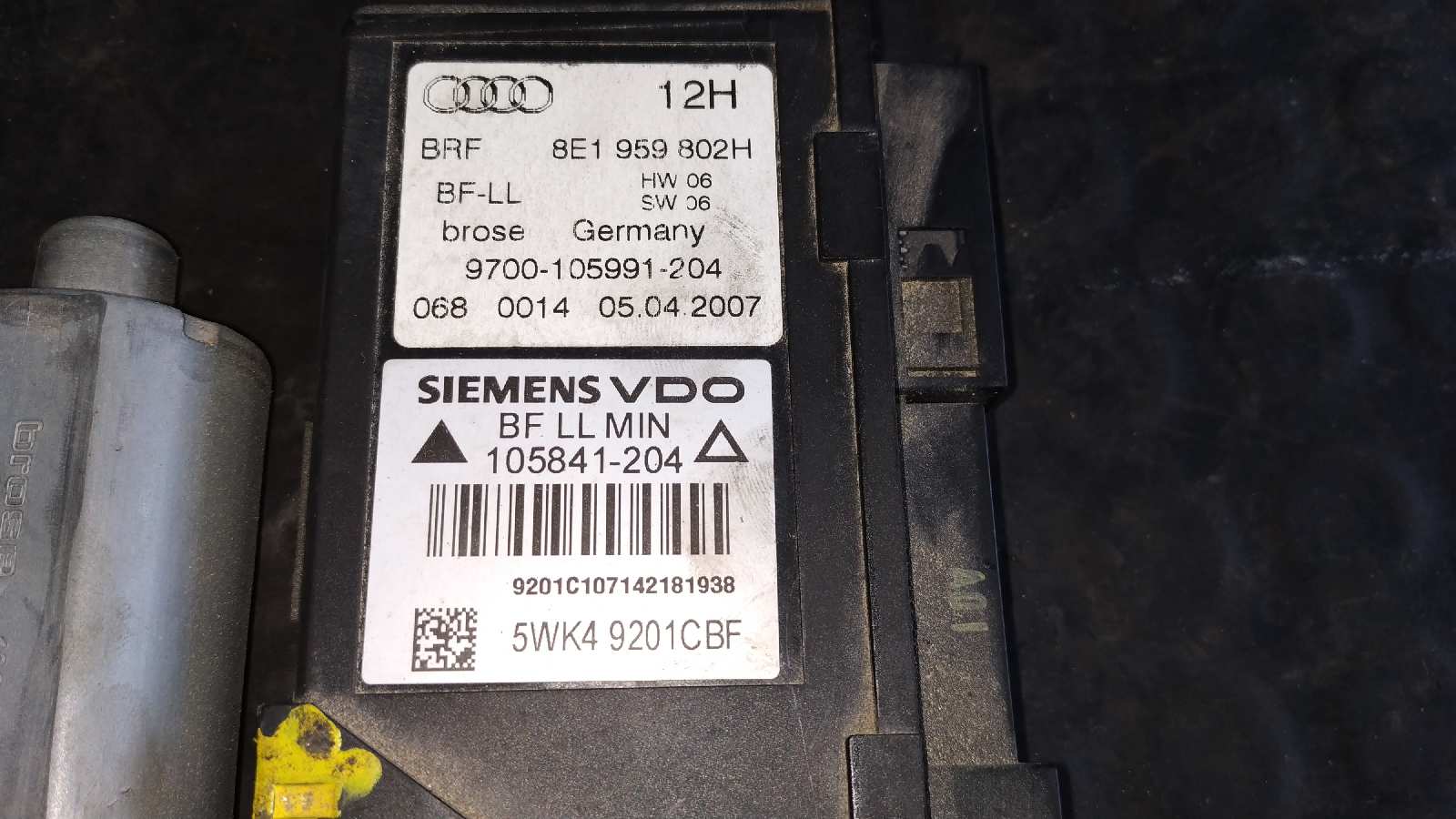 MOTOR ELEVALUNAS DELANTERO DERECHO AUDI A4 BERLINA (8E) - vista 3