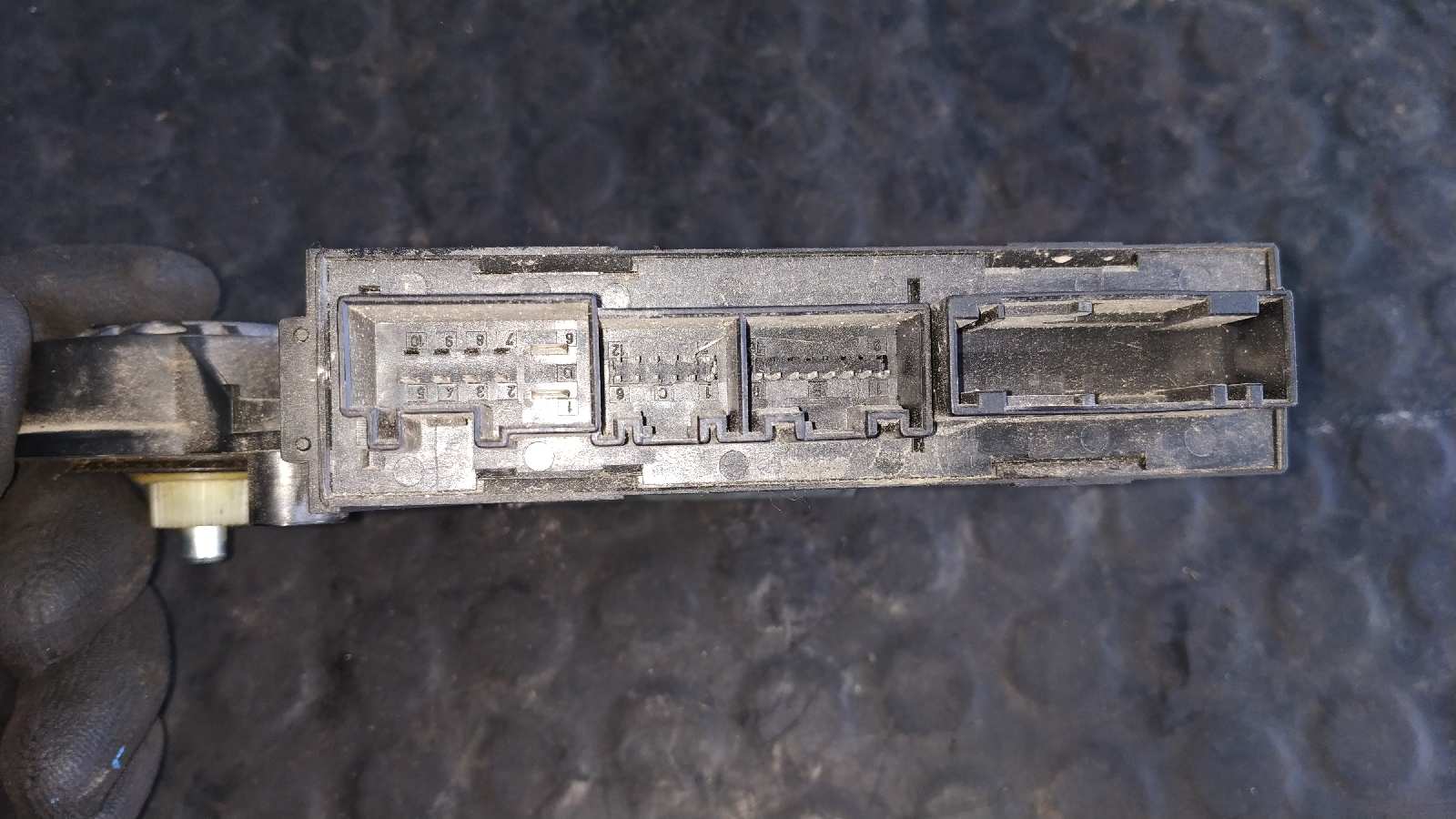 MOTOR ELEVALUNAS TRASERO DERECHO AUDI A4 BERLINA (8E) - vista 6