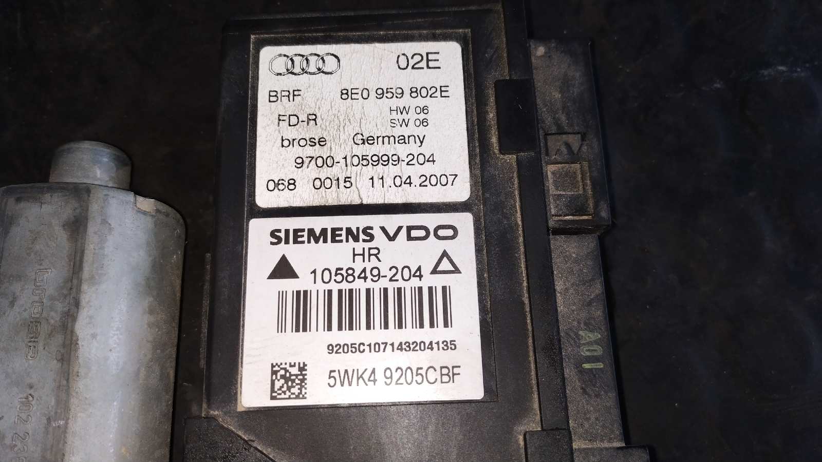 MOTOR ELEVALUNAS TRASERO DERECHO AUDI A4 BERLINA (8E) - vista 5