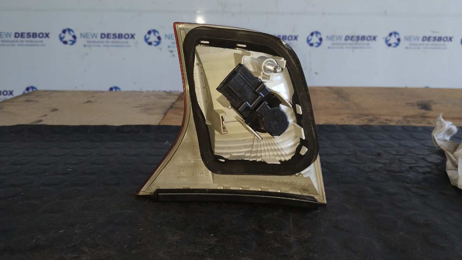 PILOTO PORTON IZQUIERDO AUDI A4 BERLINA (8E) - vista 2