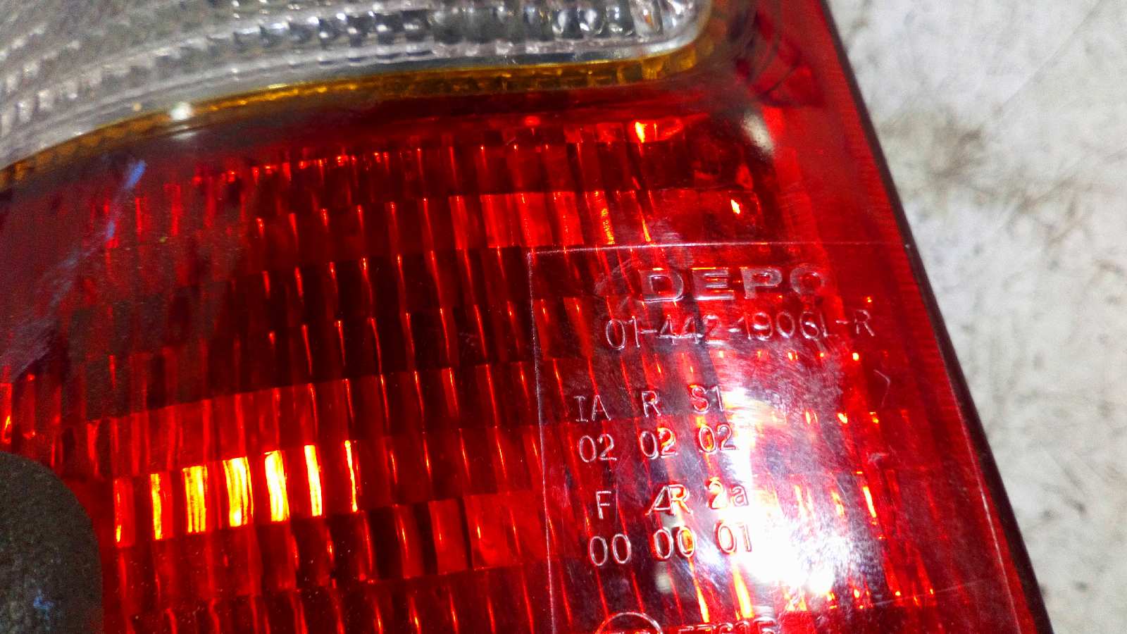 PILOTO TRASERO IZQUIERDO OPEL CORSA B - vista 3