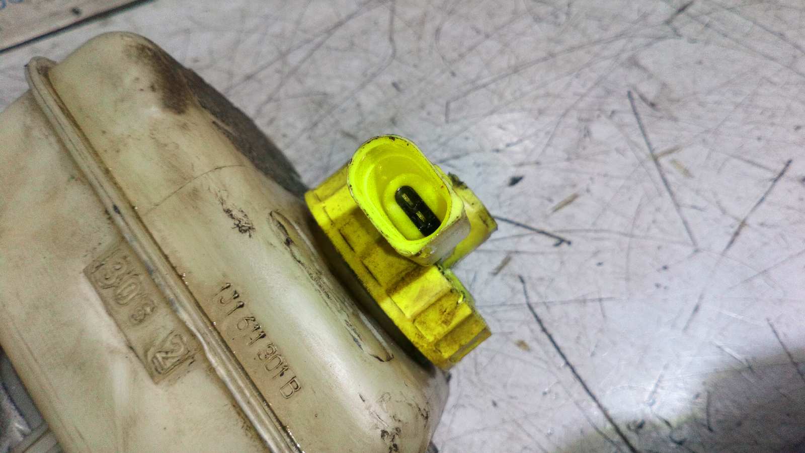 BOMBA FRENO VOLKSWAGEN GOLF IV BERLINA (1J1) - vista 3