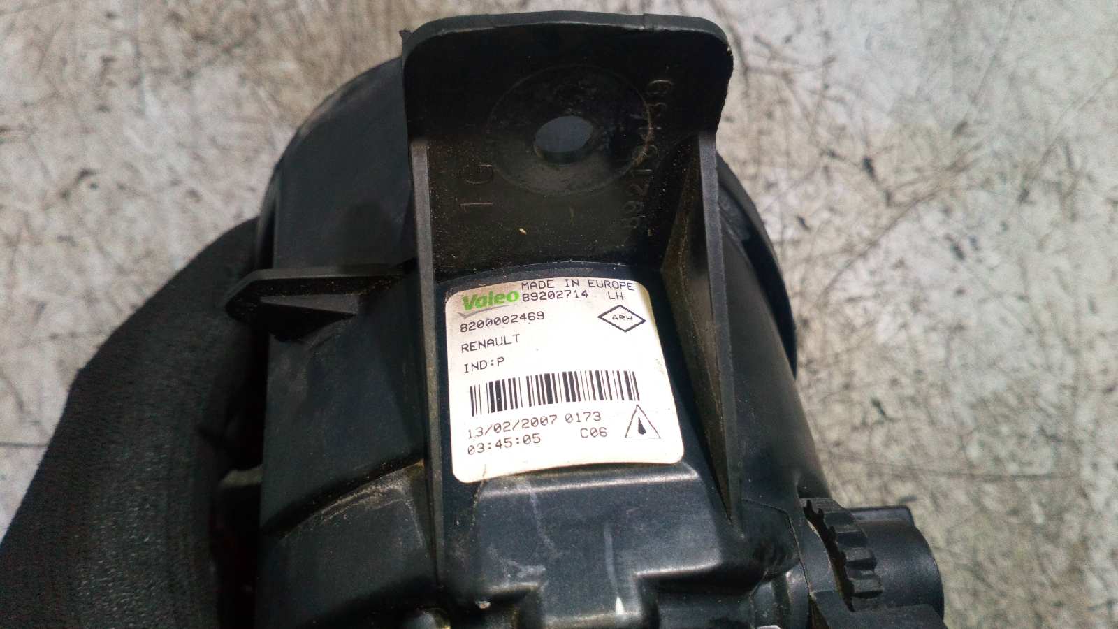 FARO ANTINIEBLA IZQUIERDO RENAULT CLIO III - vista 3