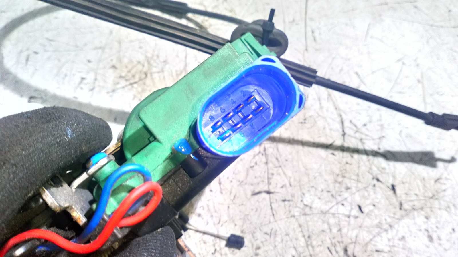 CERRADURA PUERTA DELANTERA IZQUIERDA VOLKSWAGEN POLO (9N1) - vista 3