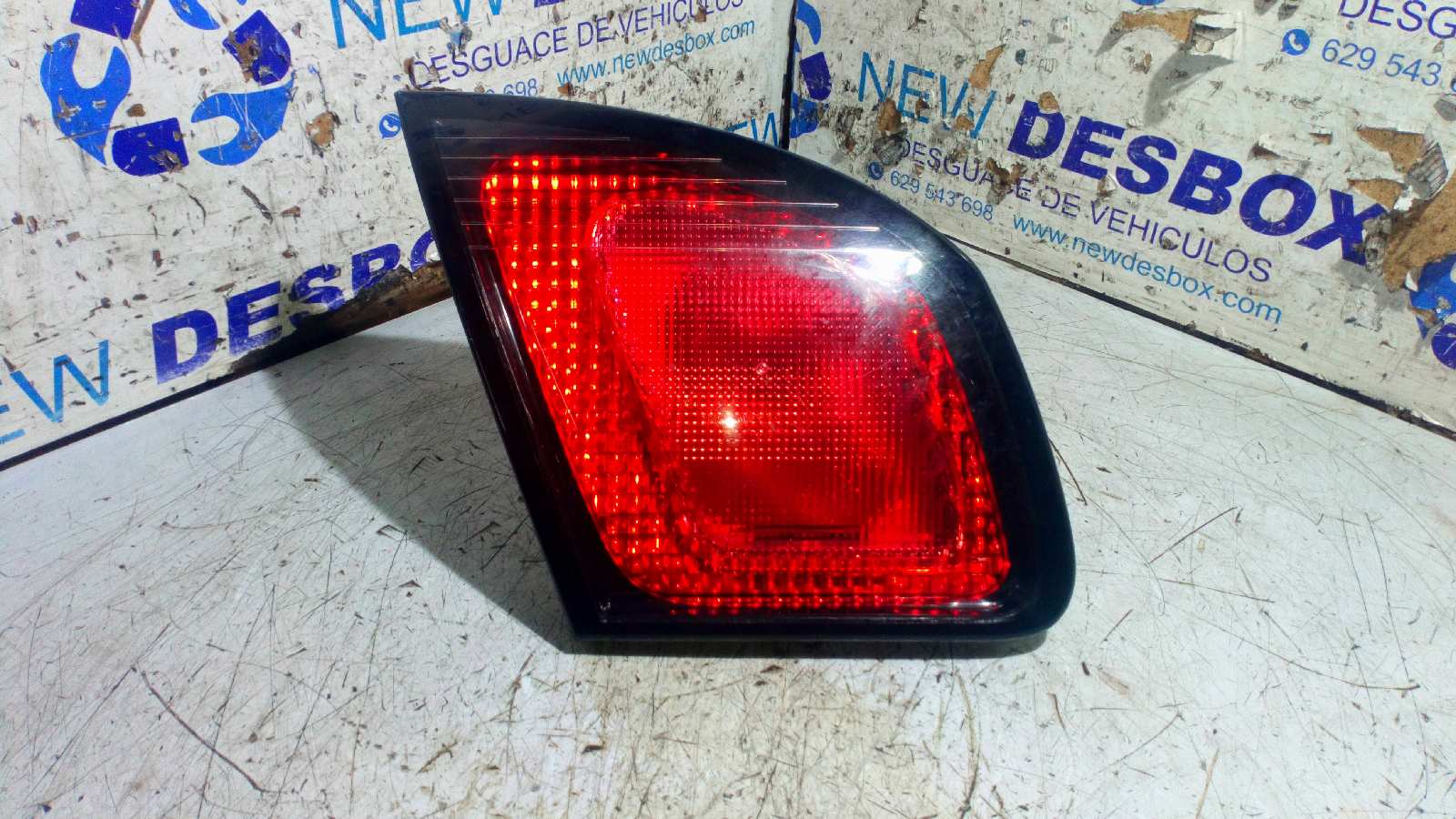 PILOTO PORTON IZQUIERDO NISSAN PRIMERA BERLINA (P11)