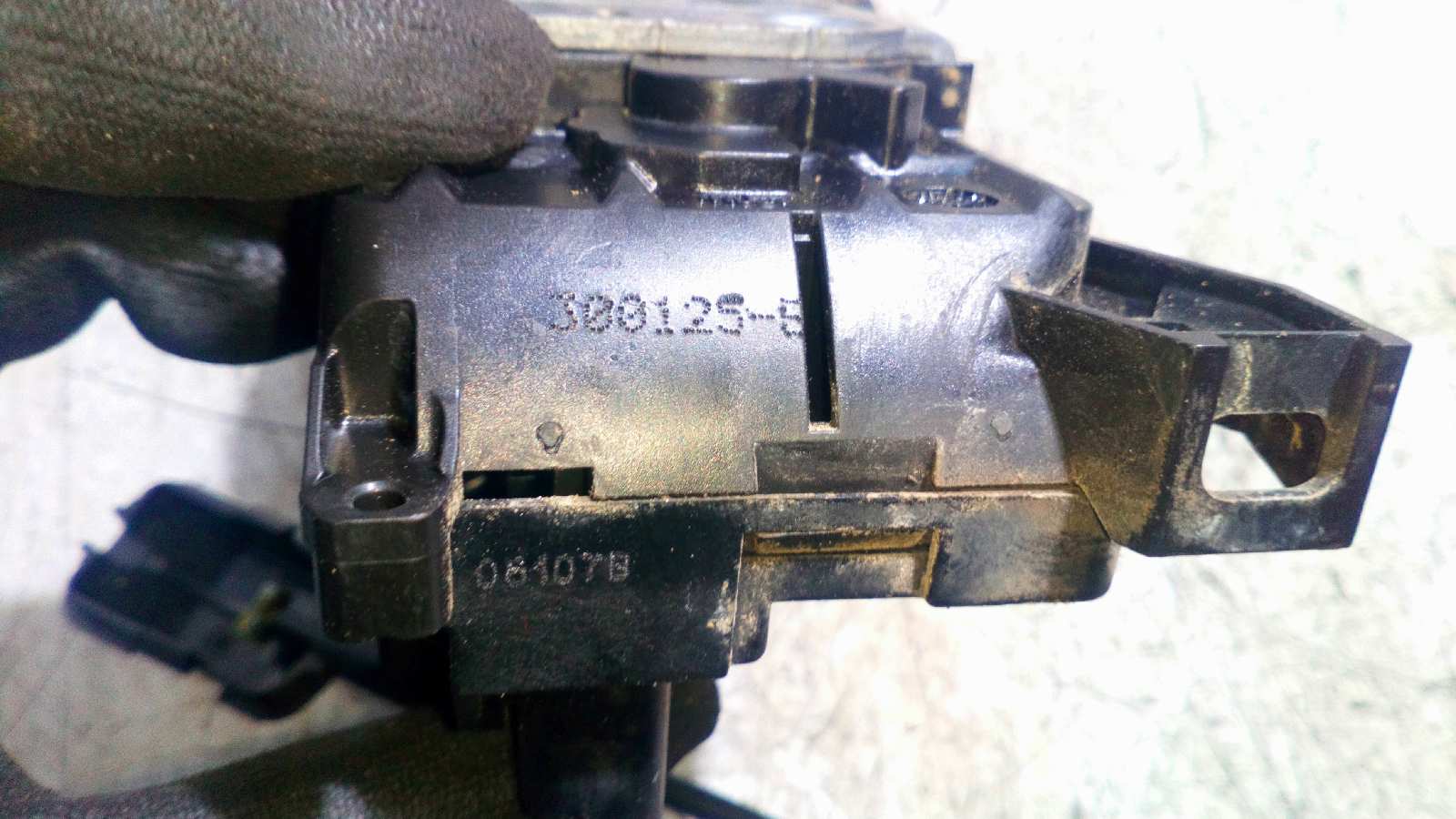 CERRADURA PUERTA DELANTERA DERECHA RENAULT CLIO III - vista 2