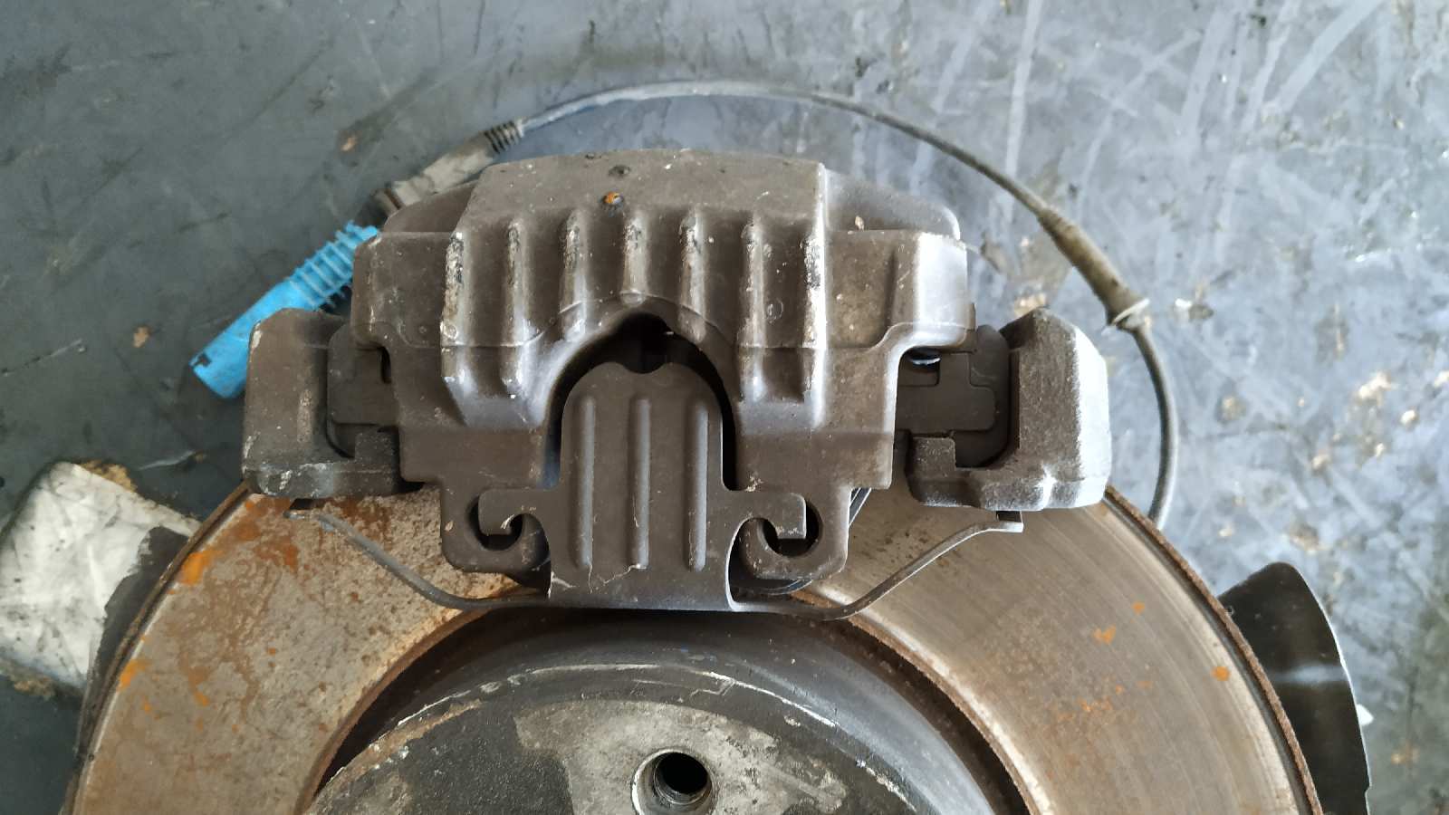 PINZA DE FRENO DELANTERA DERECHA BMW SERIE 5 BERLINA (E60) - vista 2