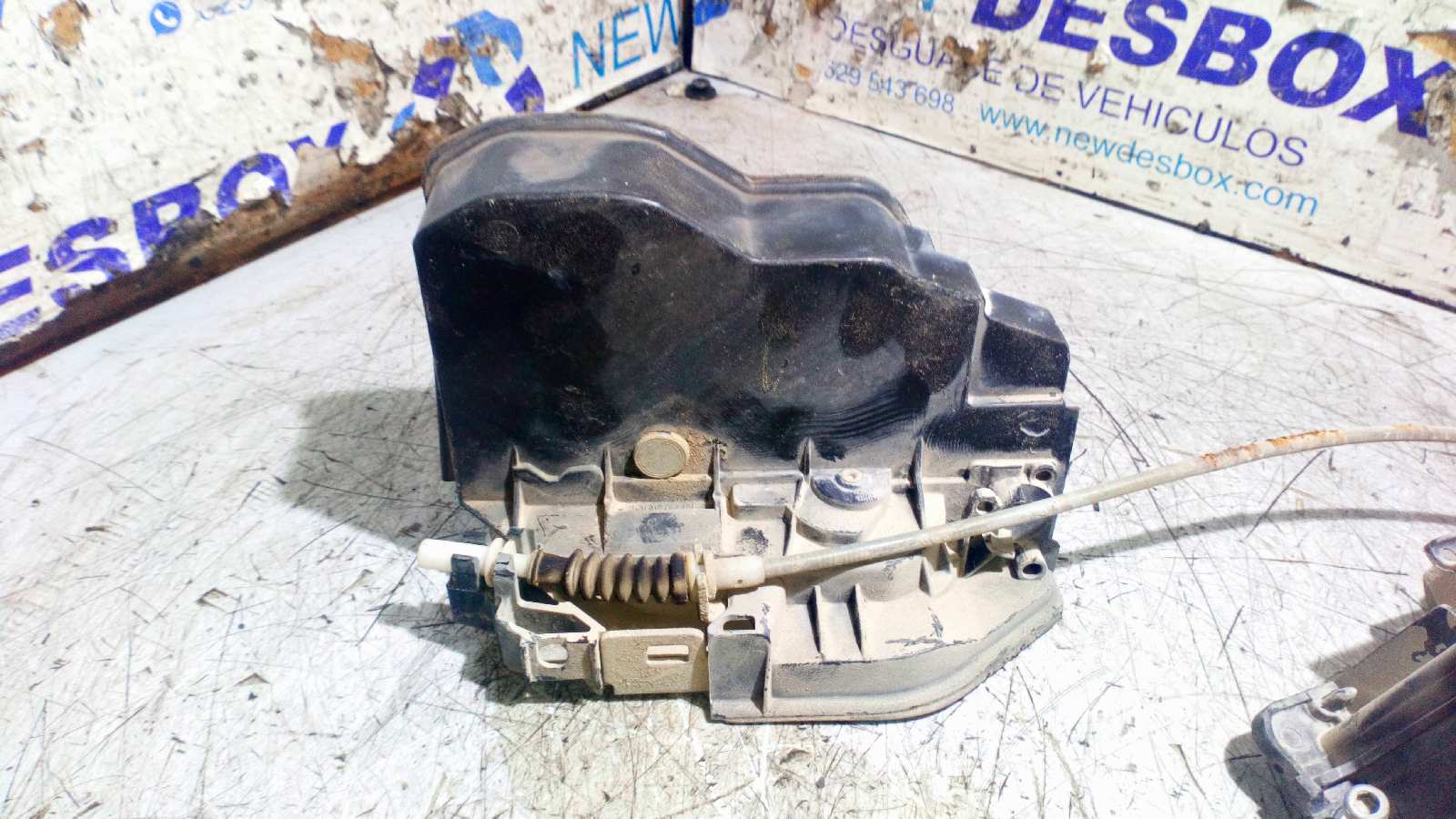 CERRADURA PUERTA TRASERA IZQUIERDA BMW SERIE 1 BERLINA (E81/E87) - vista 2