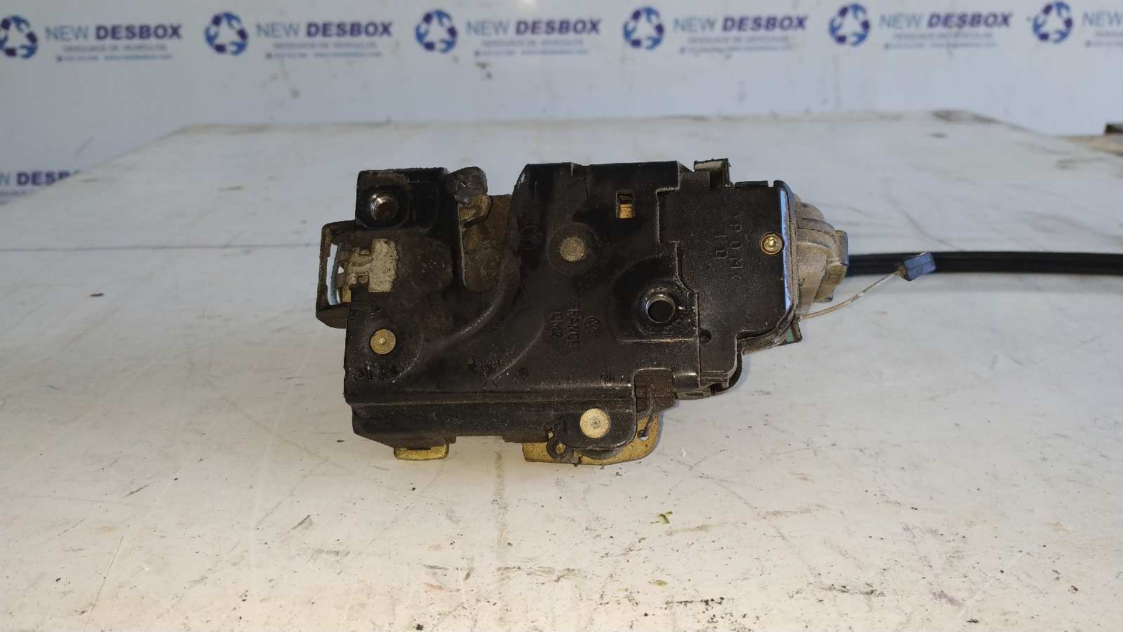 CERRADURA PUERTA DELANTERA DERECHA VOLKSWAGEN GOLF IV BERLINA (1J1) - vista 3