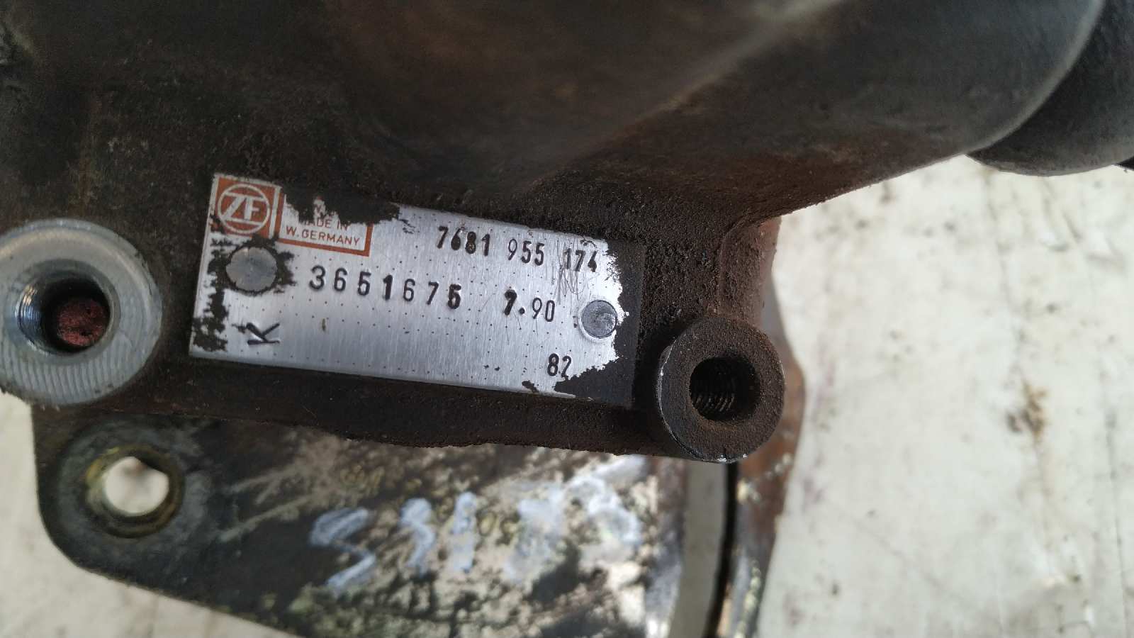 BOMBA DIRECCION NISSAN TRADE - vista 5