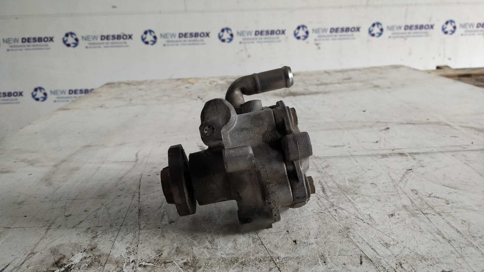 BOMBA DIRECCION VOLKSWAGEN BORA BERLINA (1J2) - vista 3