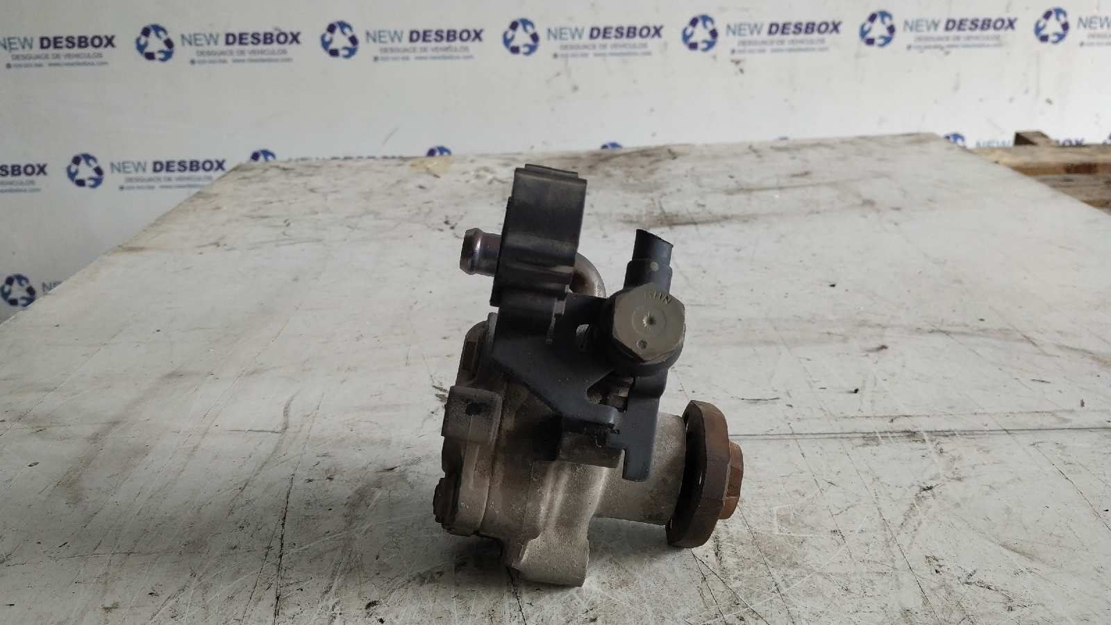 BOMBA DIRECCION VOLKSWAGEN BORA BERLINA (1J2) - vista 5