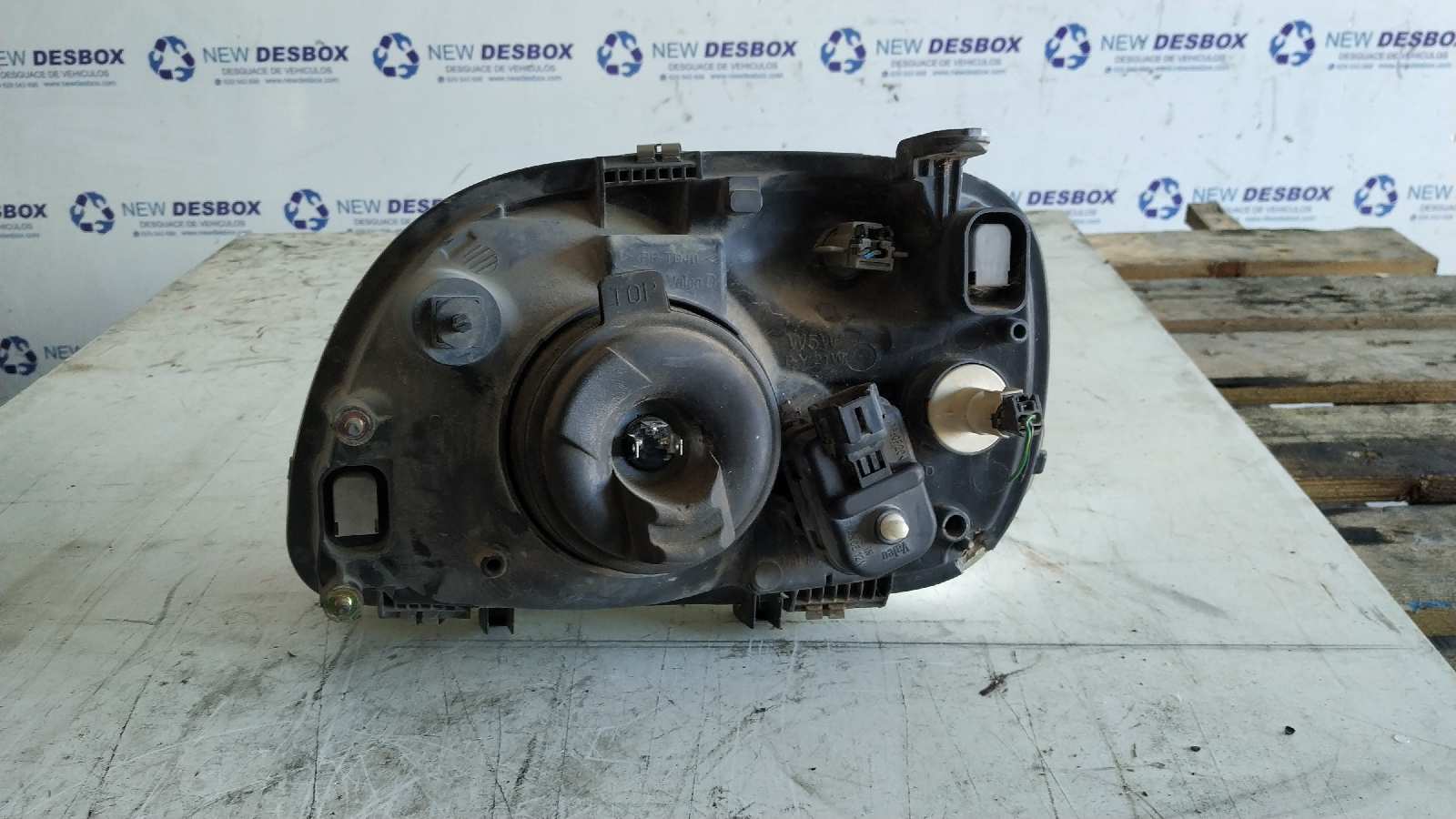 FARO DERECHO NISSAN MICRA (K11) - vista 2