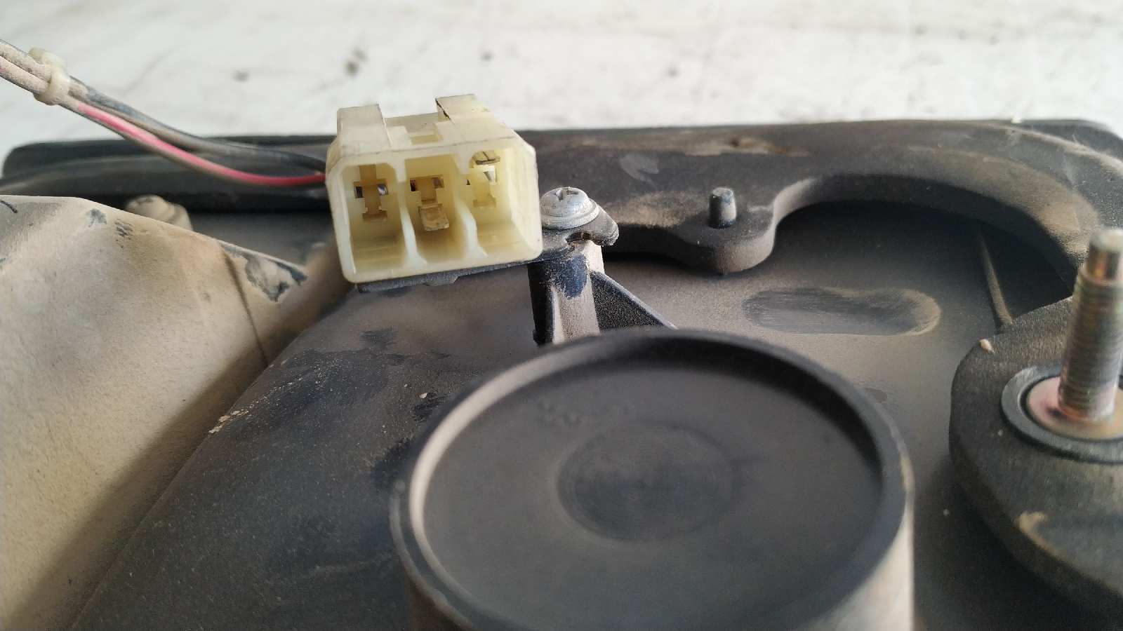 PILOTO PORTON DERECHO SSANGYONG MUSSO - vista 2