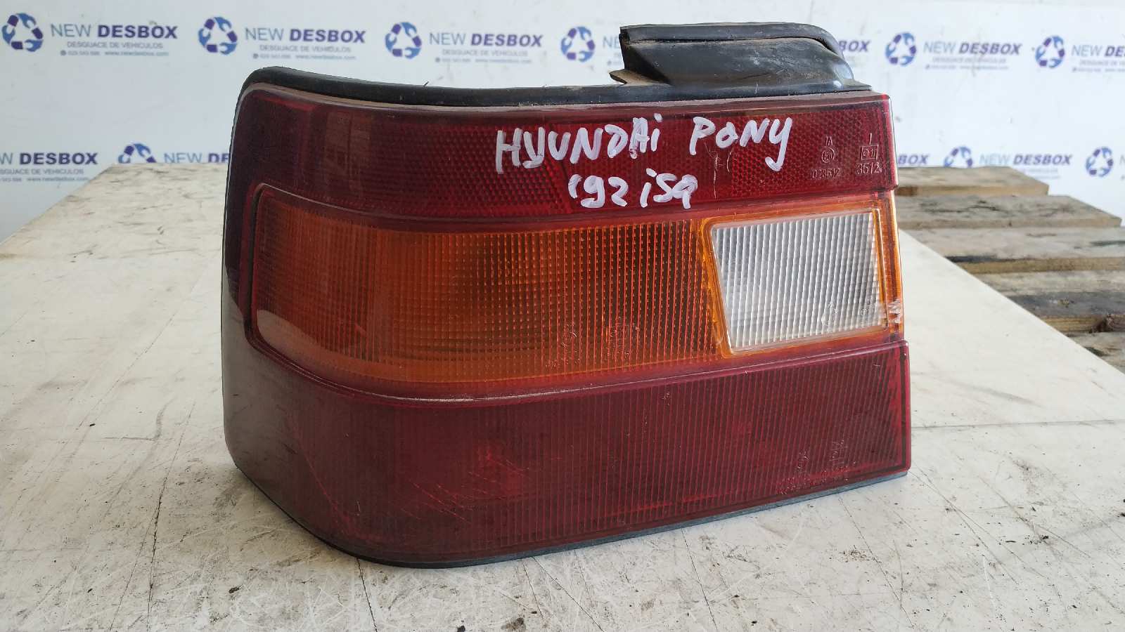 PILOTO TRASERO IZQUIERDO HYUNDAI PONY (X2)