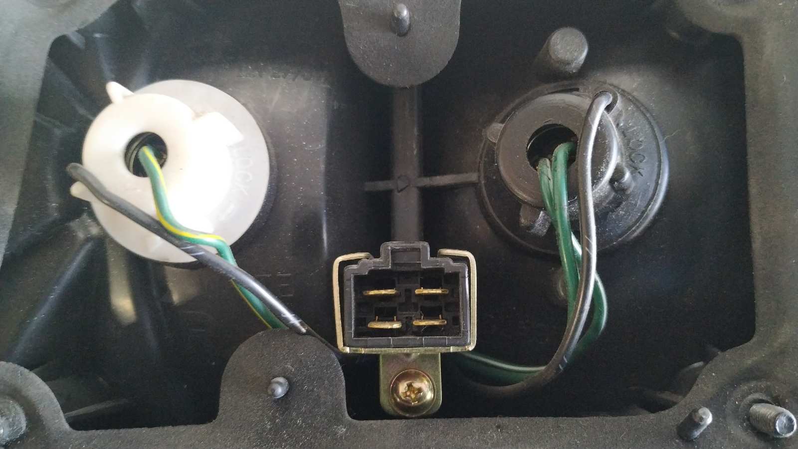 PILOTO TRASERO DERECHO HYUNDAI S-COUPE (SL) - vista 2