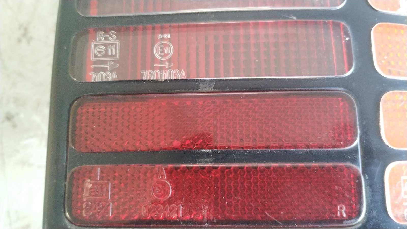 PILOTO TRASERO DERECHO HYUNDAI S-COUPE (SL) - vista 4