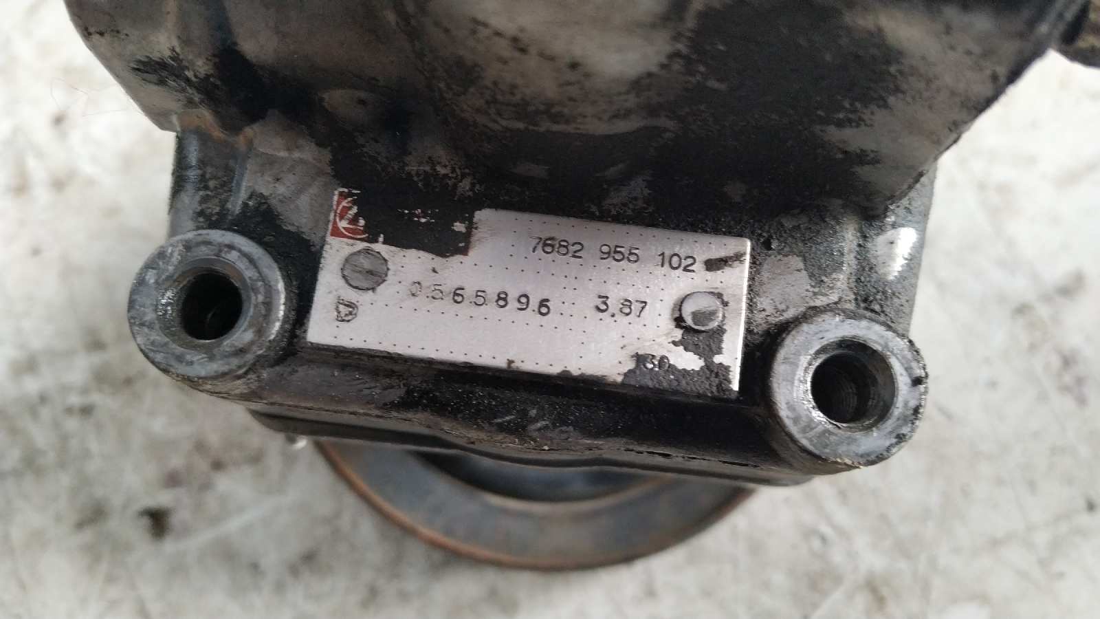 BOMBA DIRECCION BMW SERIE 7 (E32) - vista 5