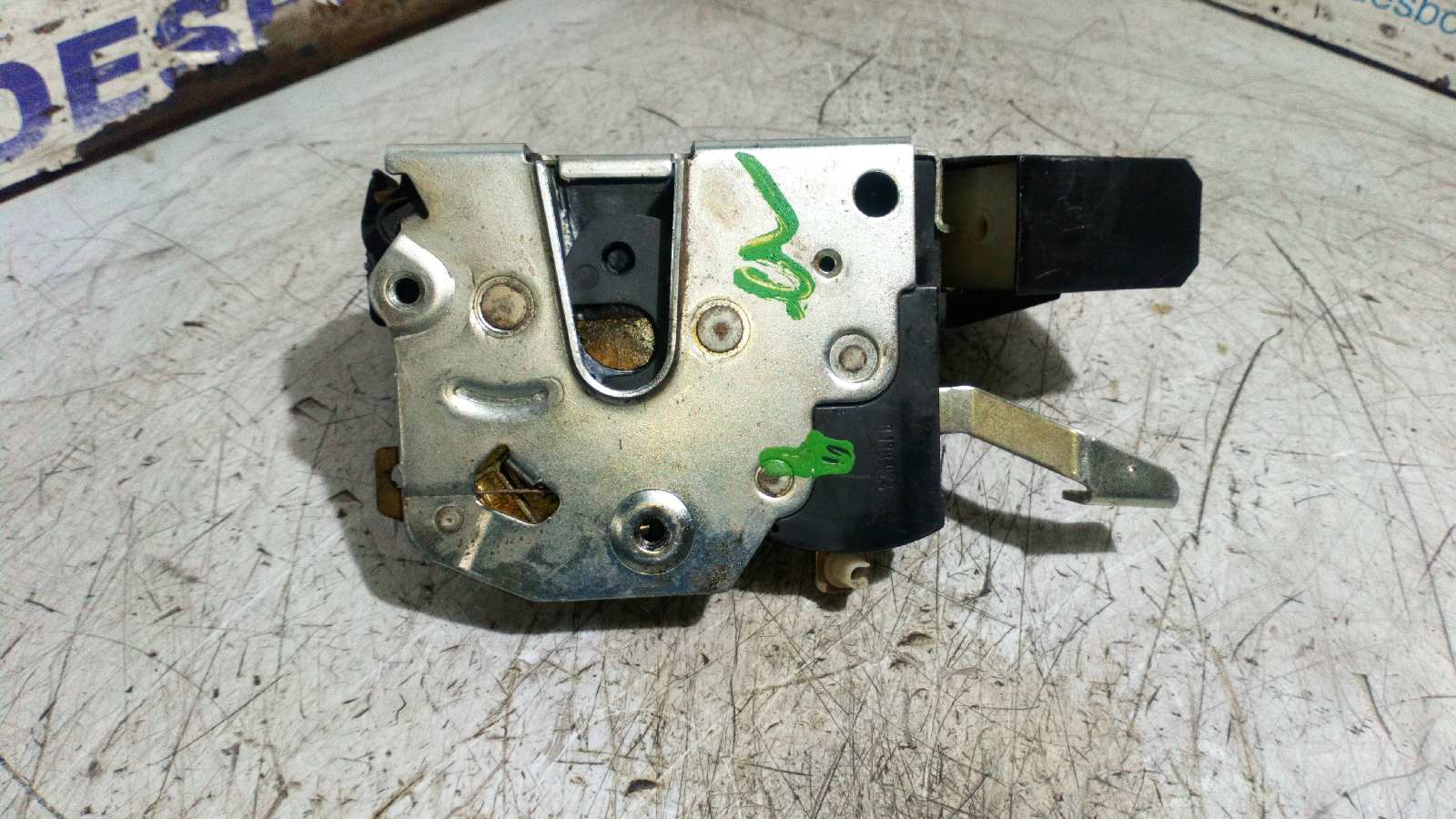 CERRADURA PUERTA DELANTERA DERECHA BMW SERIE 3 COMPACTO (E36) - vista 3