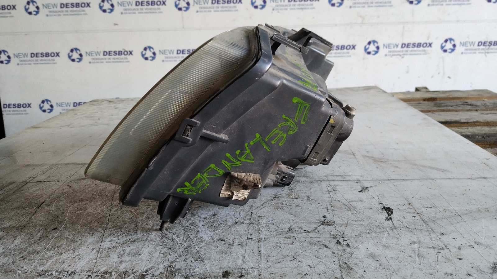 FARO DERECHO LAND ROVER FREELANDER (LN) - vista 4