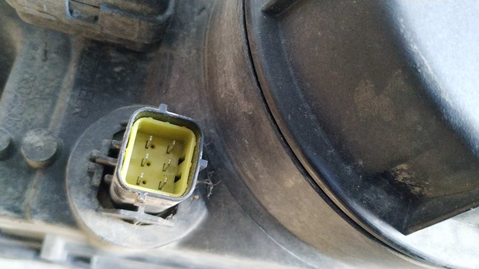 FARO DERECHO LAND ROVER FREELANDER (LN) - vista 4