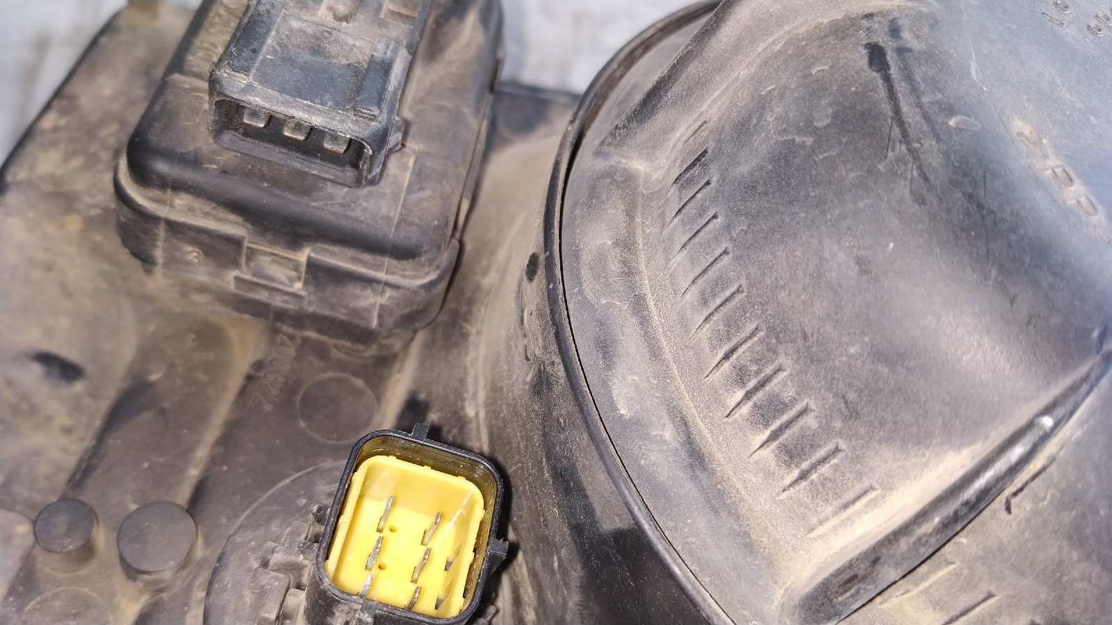 FARO DERECHO LAND ROVER FREELANDER (LN) - vista 5