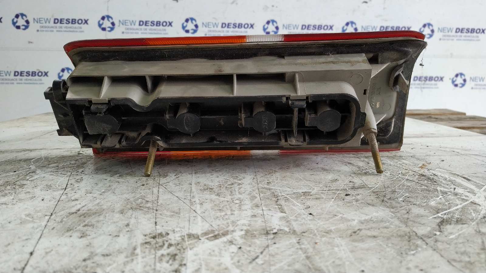 PILOTO TRASERO IZQUIERDO FORD FIESTA BERL./COURIER - vista 6