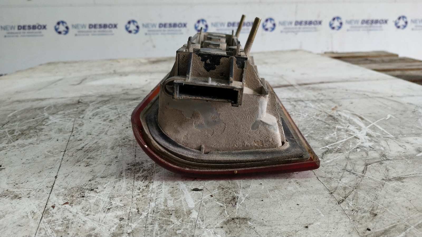 PILOTO TRASERO IZQUIERDO FORD FIESTA BERL./COURIER - vista 2