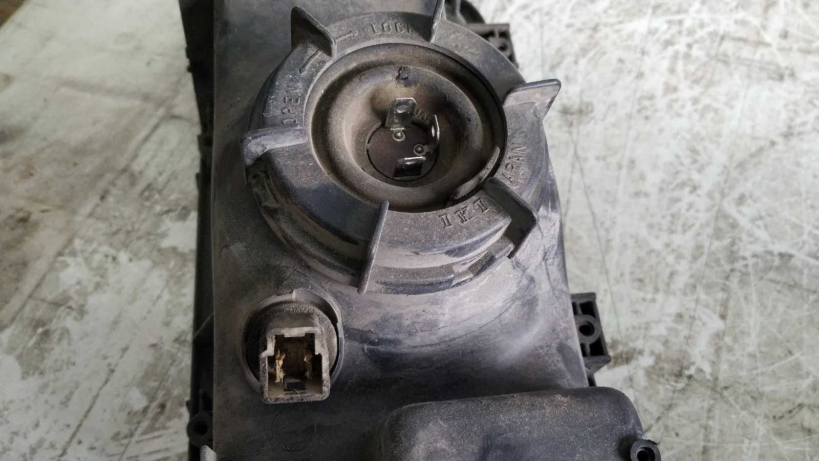 FARO DERECHO NISSAN SUNNY BERLINA (N14) - vista 5