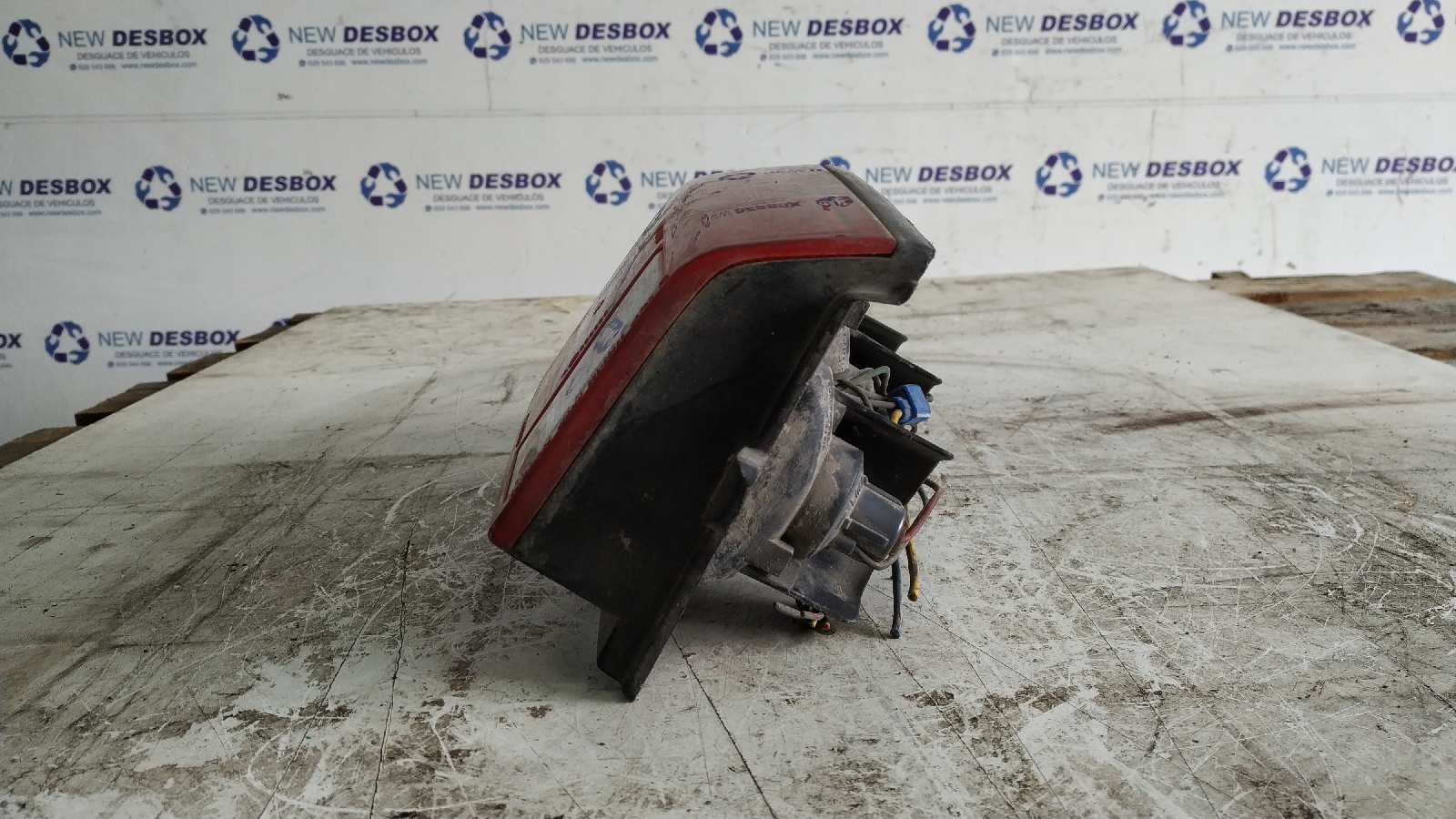 PILOTO TRASERO DERECHO NISSAN VANETTE (C 220) - vista 6