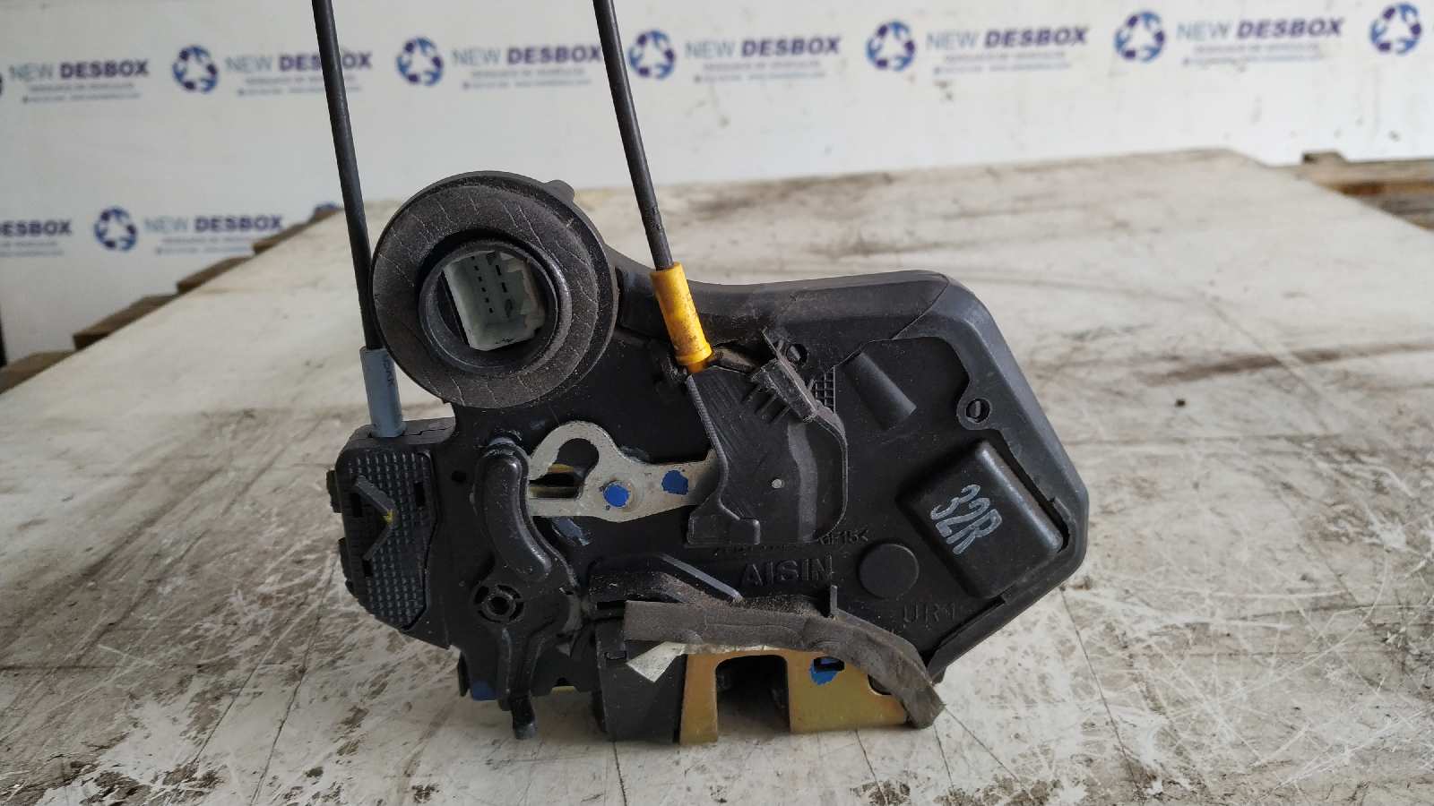 CERRADURA PUERTA TRASERA DERECHA TOYOTA COROLLA (E12) - vista 2