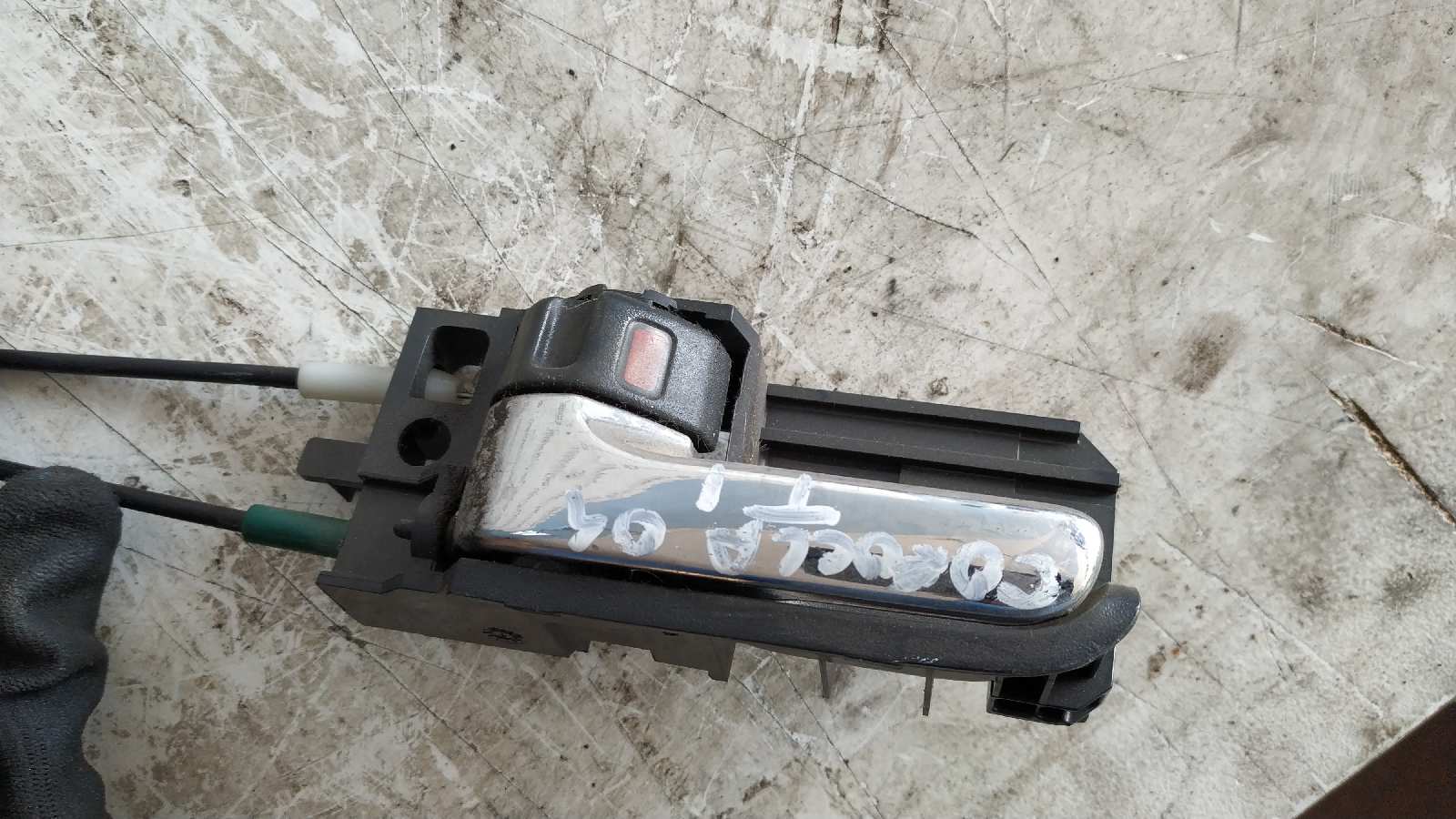 CERRADURA PUERTA TRASERA IZQUIERDA TOYOTA COROLLA (E12) - vista 2