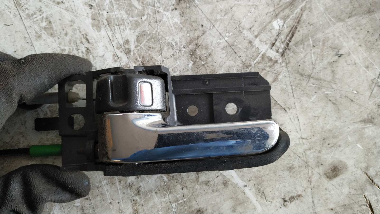 CERRADURA PUERTA DELANTERA IZQUIERDA TOYOTA COROLLA (E12) - vista 4