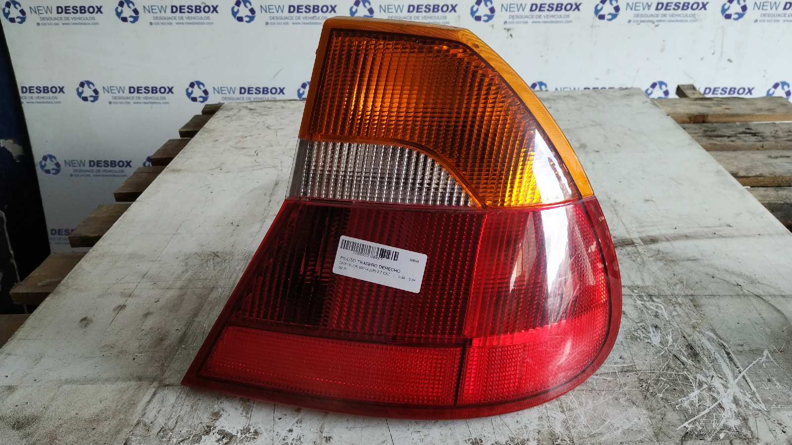 PILOTO TRASERO DERECHO CHRYSLER 300 M (LR)