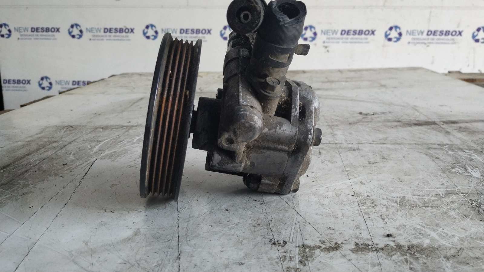 BOMBA DIRECCION KIA CARNIVAL II - vista 2