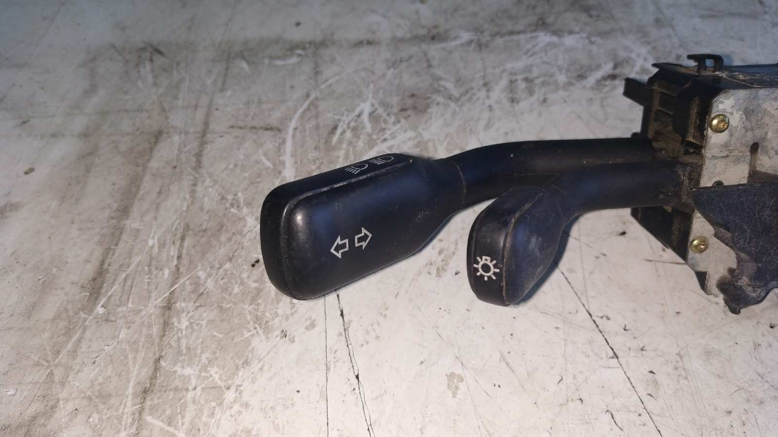 MANDO MULTIFUNCION AUDI 100 BERLINA (C4) - vista 4