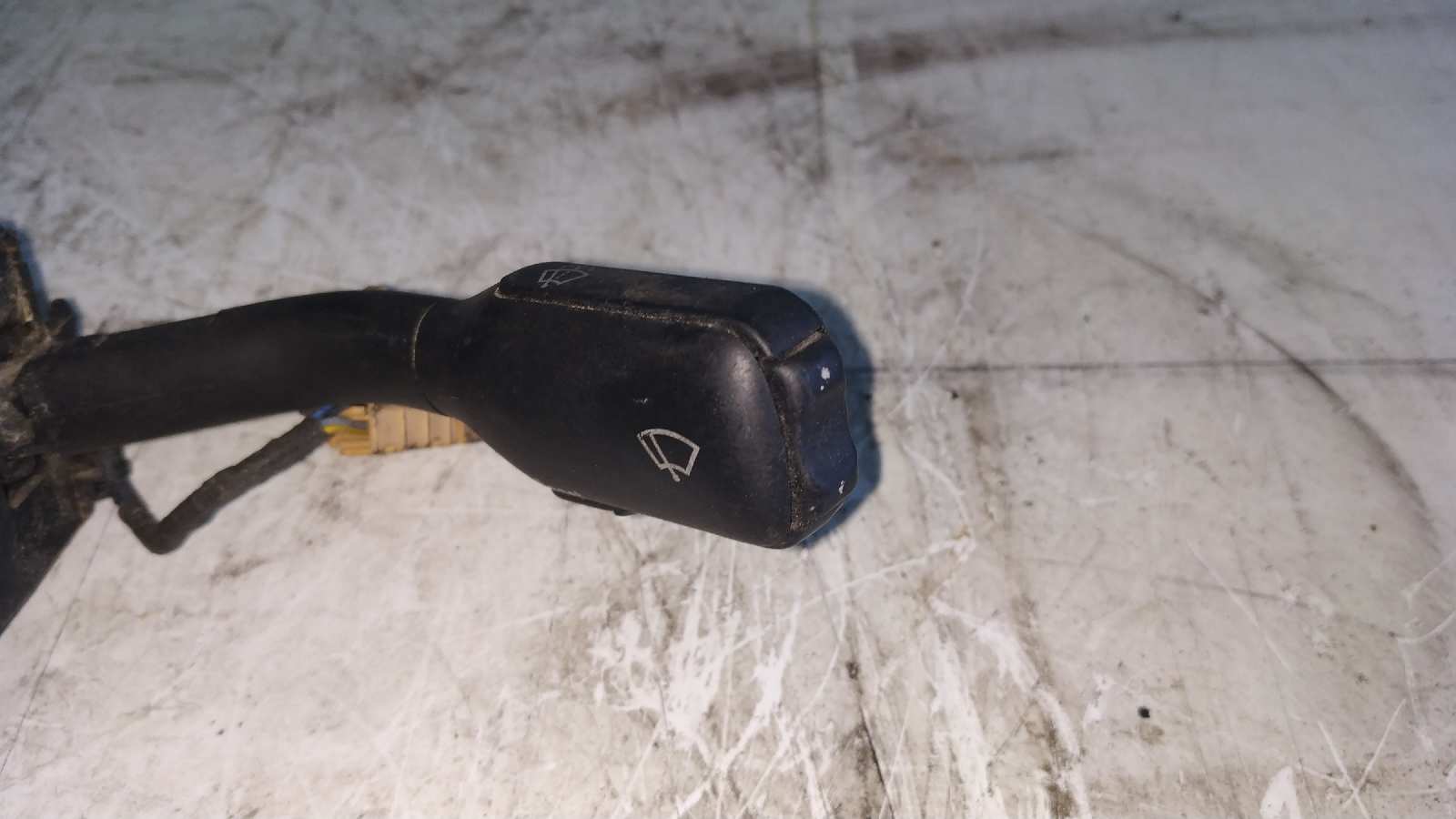 MANDO MULTIFUNCION AUDI 100 BERLINA (C4) - vista 2