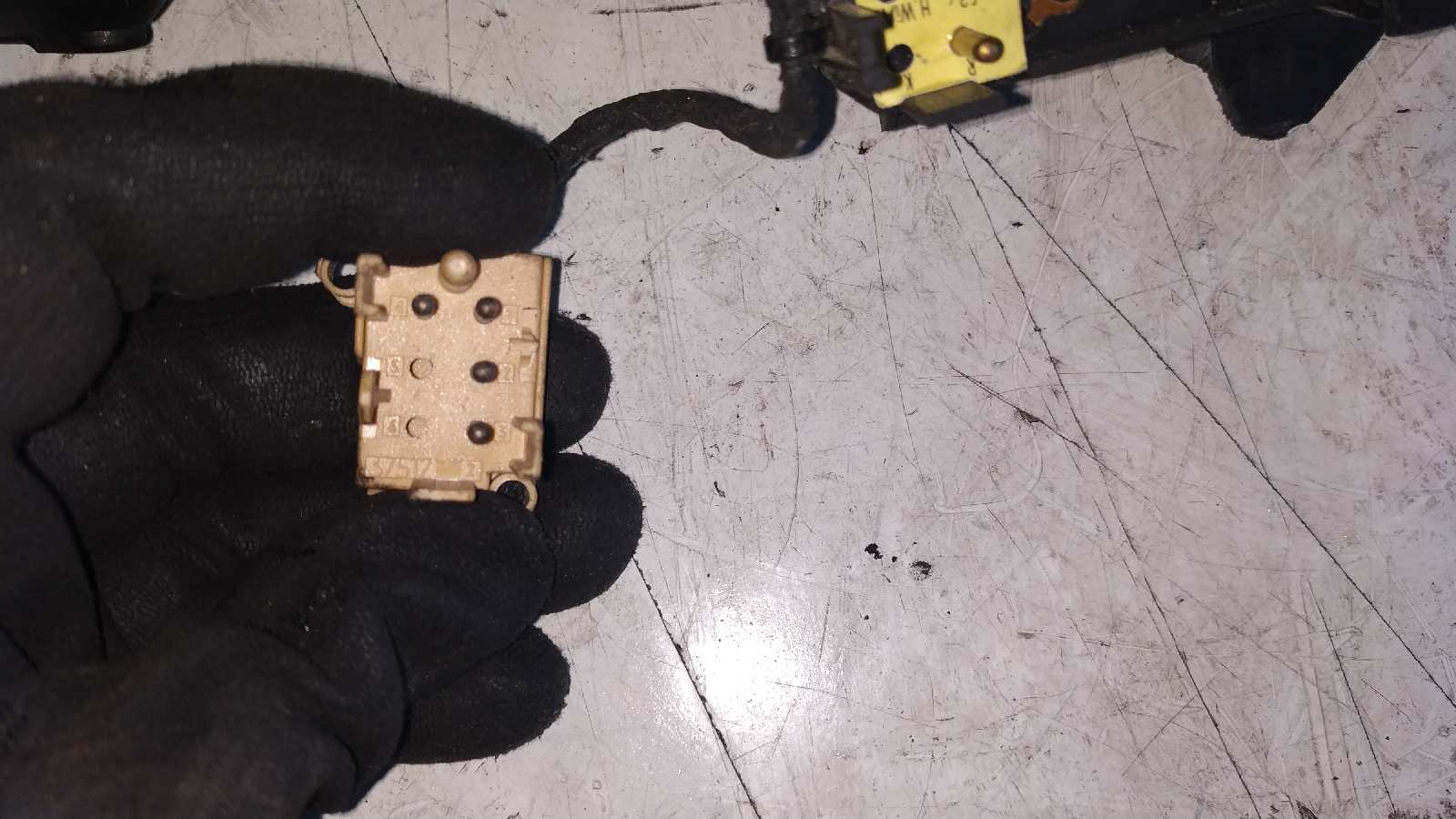 MANDO MULTIFUNCION AUDI 100 BERLINA (C4) - vista 5