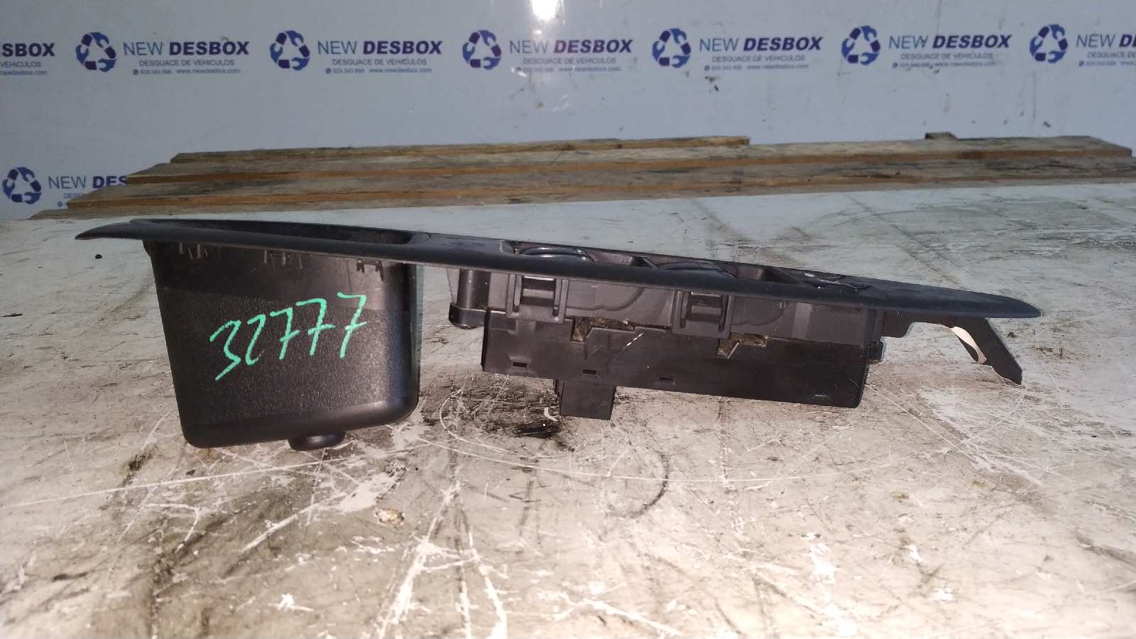 MANDO ELEVALUNAS DELANTERO IZQUIERDO NISSAN PRIMERA BERLINA (P12) - vista 3