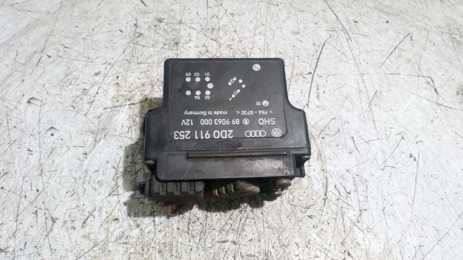 CAJA PRECALENTAMIENTO VOLKSWAGEN LT CAJA CERRADA / COMBI (MOD. 1997)