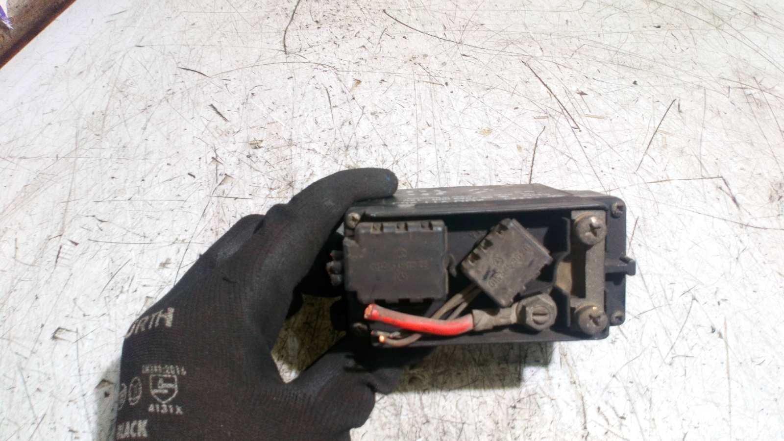 CAJA PRECALENTAMIENTO VOLKSWAGEN LT CAJA CERRADA / COMBI (MOD. 1997) - vista 2