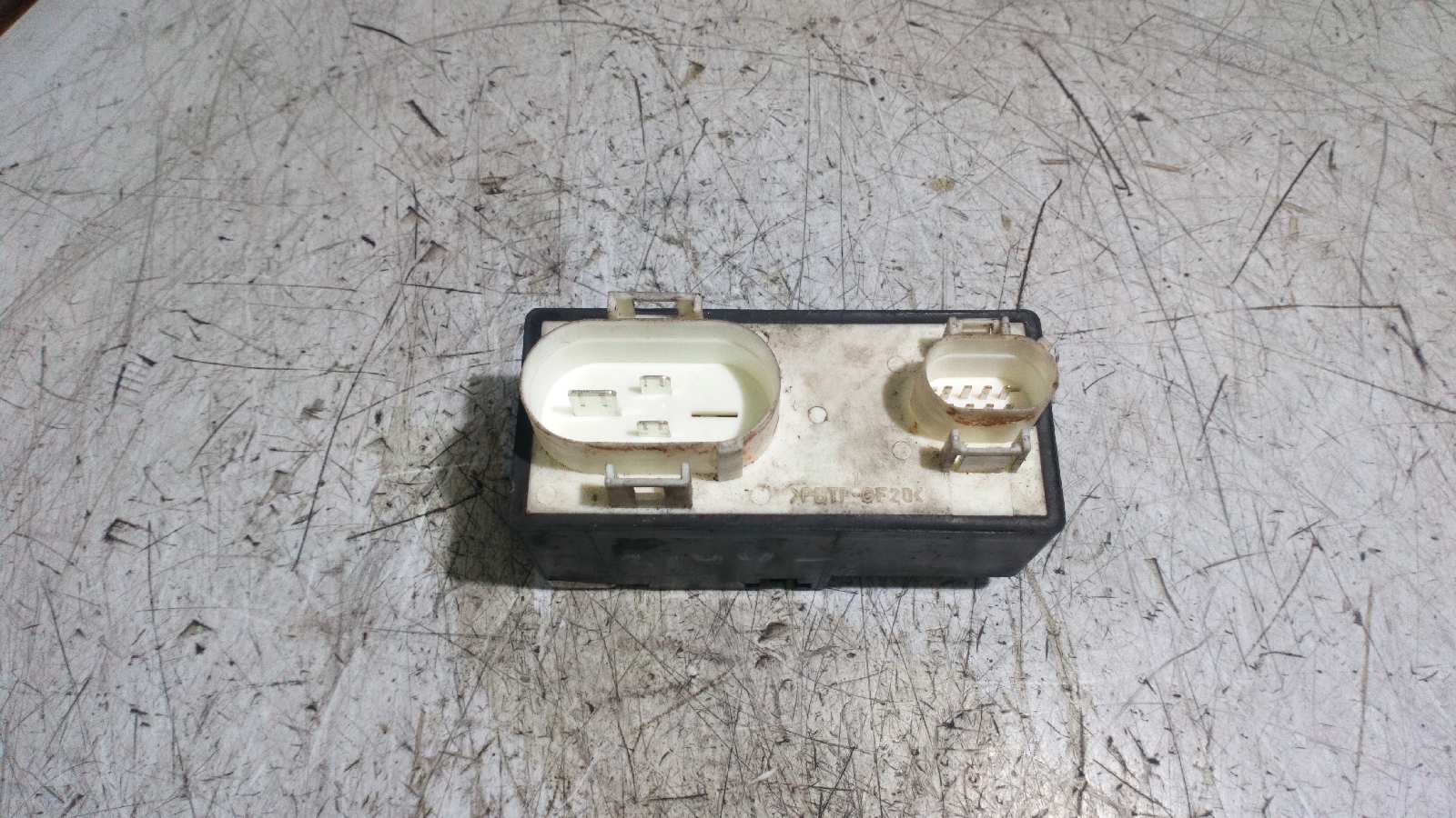 CAJA RELES VENTILADORES VOLKSWAGEN GOLF III BERLINA (1H1) - vista 3