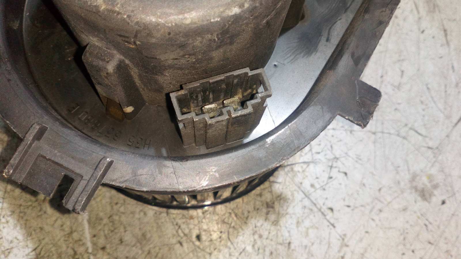 MOTOR CALEFACCION VOLKSWAGEN GOLF IV BERLINA (1J1) - vista 3